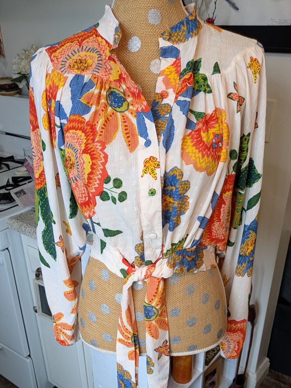 Floral Tie-Front Artelier Nicole Miller  Blouse Size Small Absolutely Beautiful